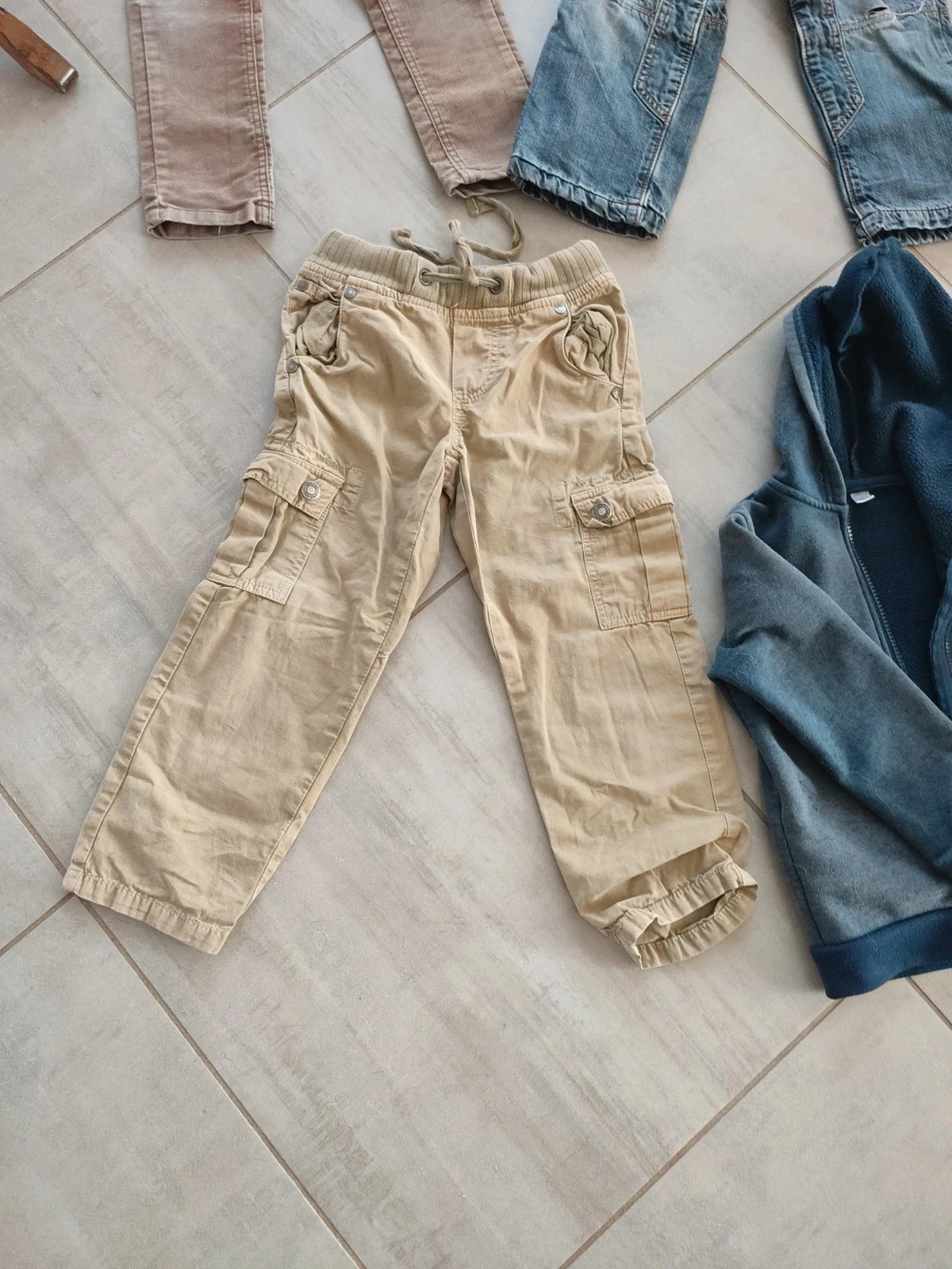 Lot de vêtements garçon 4 ans – photo 10